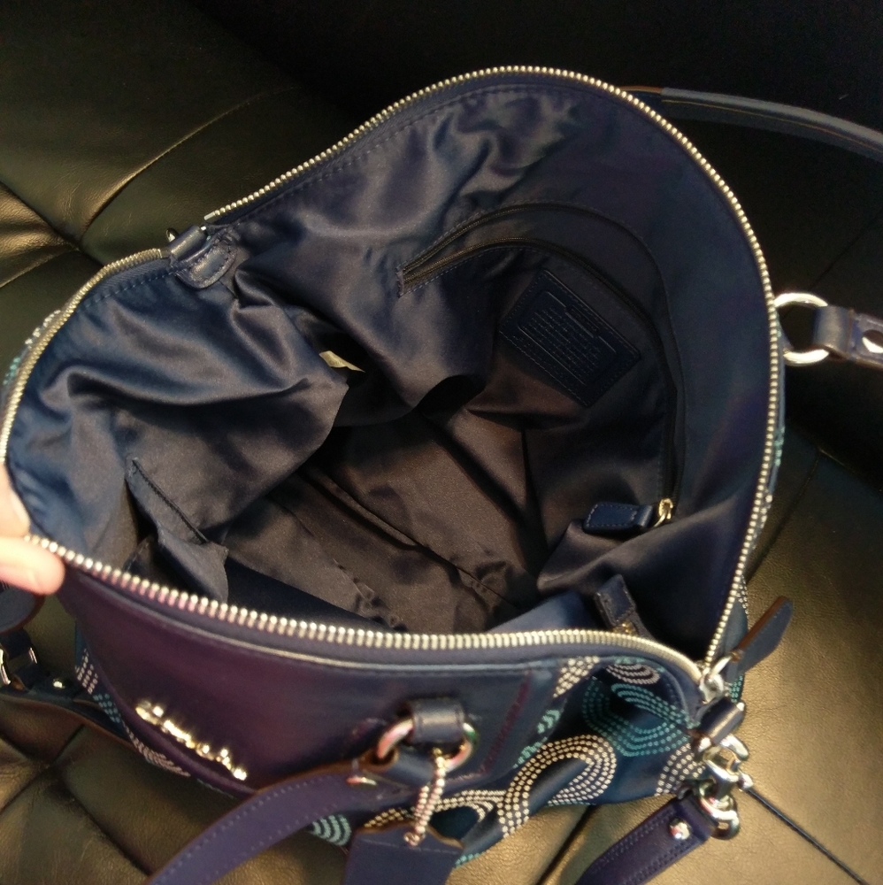 COACH ASHLEY DOTTED OP ART NORTH/SOUTH SAT… - Picture 5 of 8